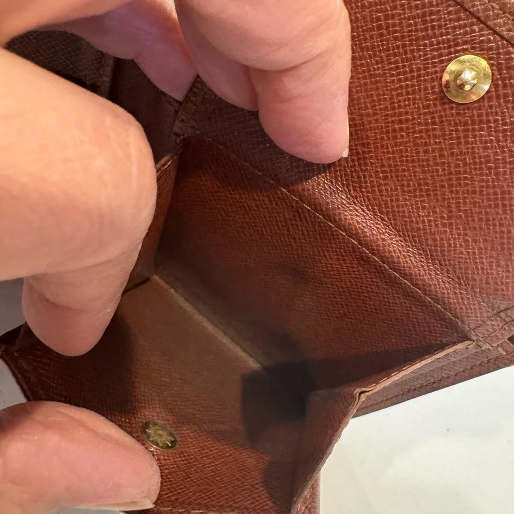 Authentic Louis Vuitton Monogram Men’s Wallet
